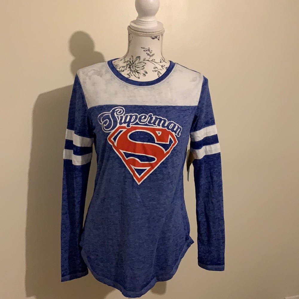 NWT Juniors Superman Long Sleeve Size M